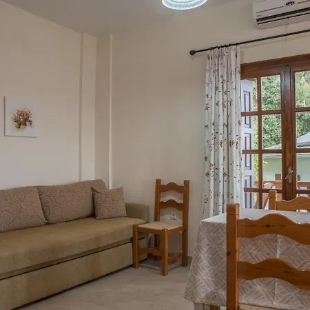 To Mpalkoni 3* Chorefton