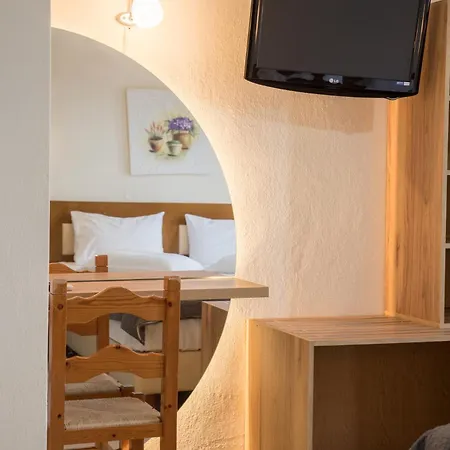 To Mpalkoni Pensionat Chorefton