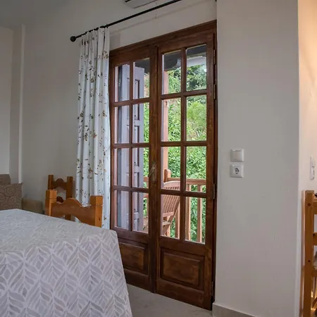 Pensionat To Mpalkoni