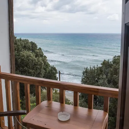 To Mpalkoni Chorefton