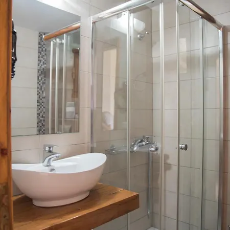 To Mpalkoni Chorefton