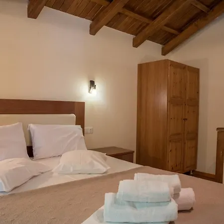 Pensionat To Mpalkoni Chorefton