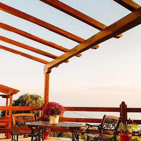 Pensionat To Mpalkoni