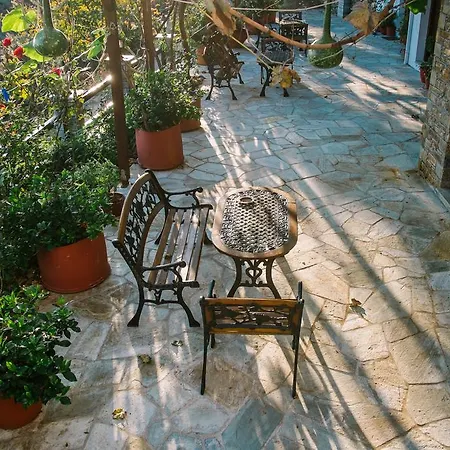 Pensionat To Mpalkoni Chorefton