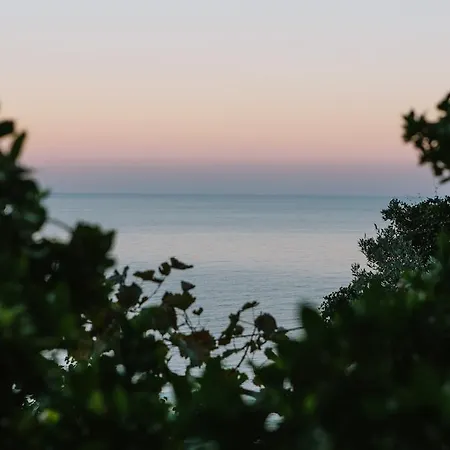 To Mpalkoni Pensionat 3*