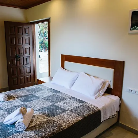 To Mpalkoni Guest house 3*