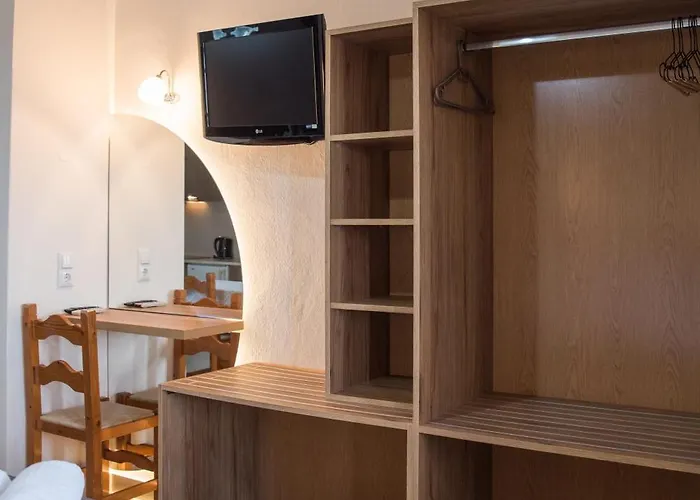 To Mpalkoni Konukevi 3*