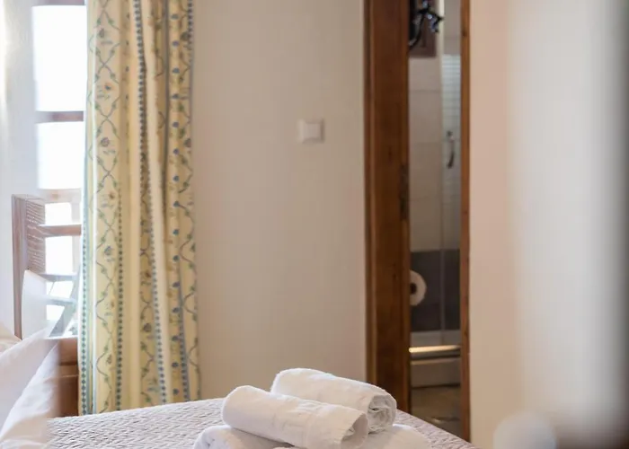 Konukevi To Mpalkoni