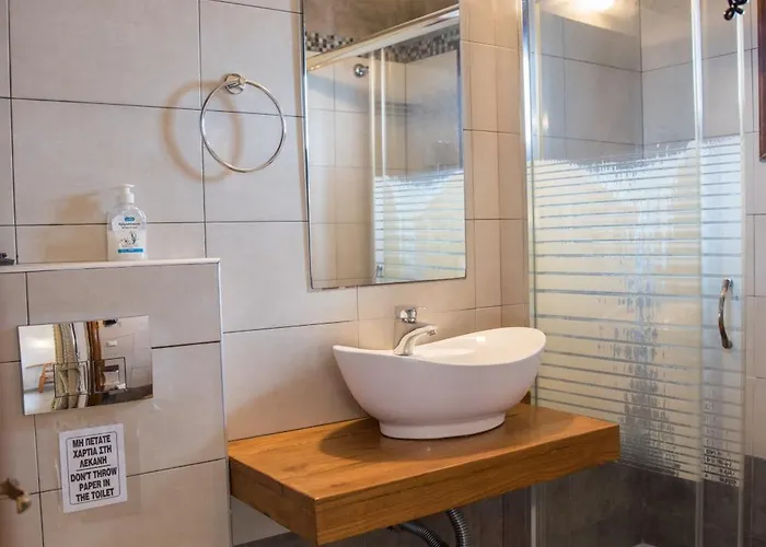 To Mpalkoni 3* חורפטו