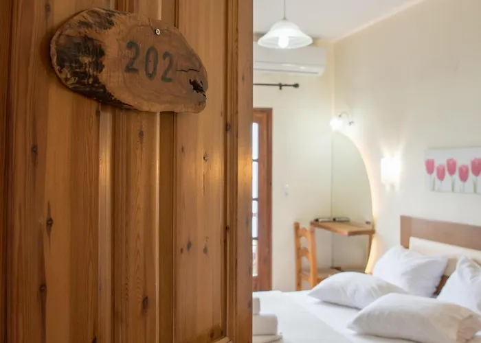 To Mpalkoni Guest house Chorefton