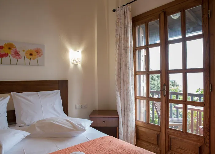 To Mpalkoni 3* חורפטו