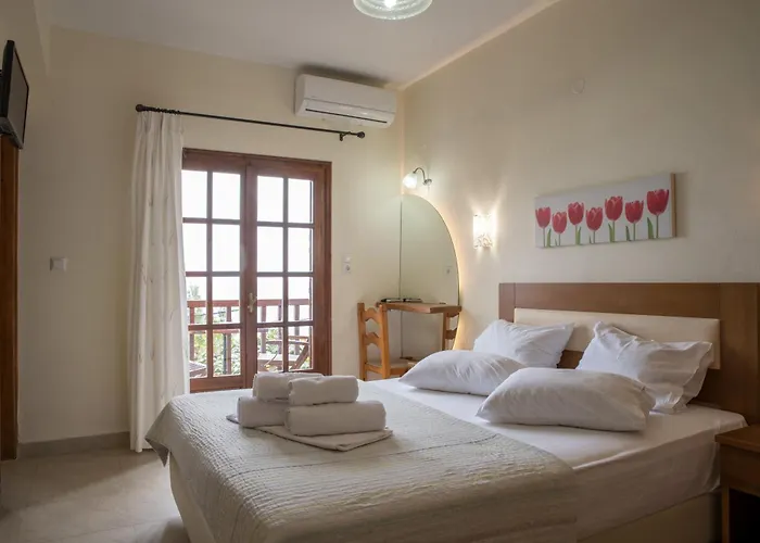 To Mpalkoni Guest house Chorefton