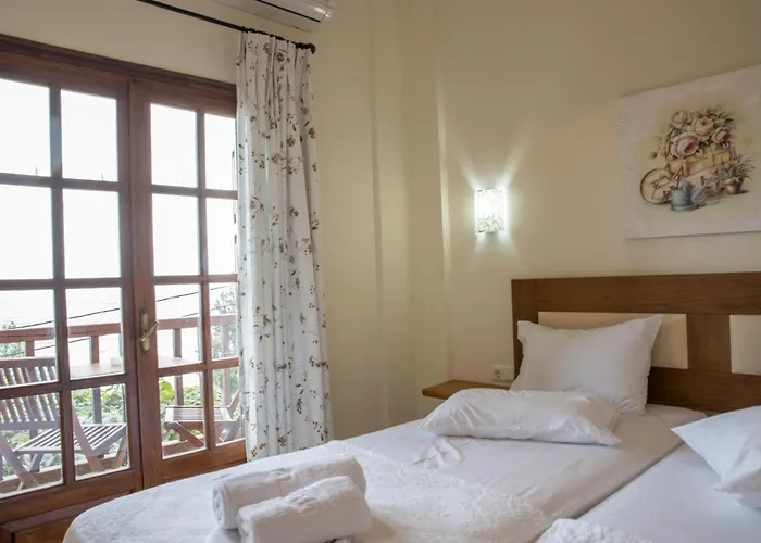 To Mpalkoni Chorefton