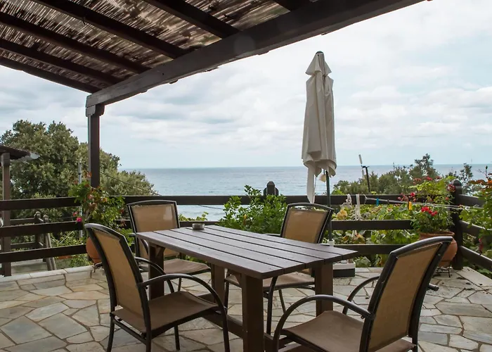 To Mpalkoni 3* חורפטו