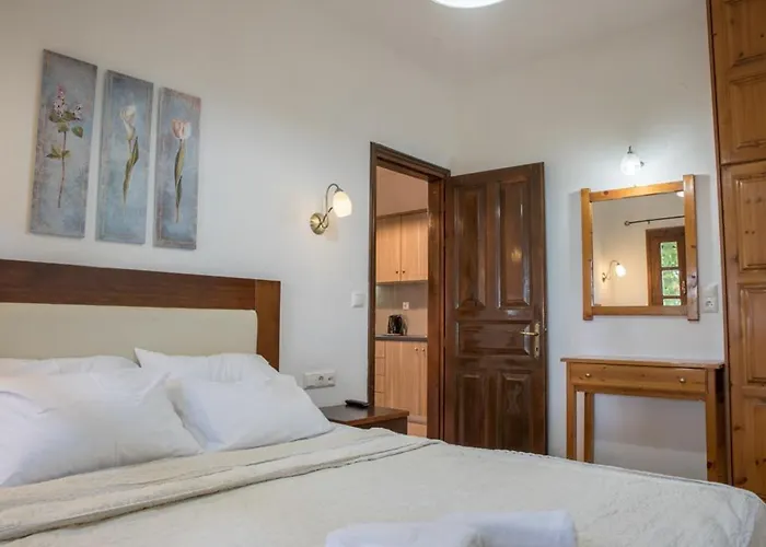 Konukevi To Mpalkoni